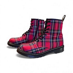 NWOT Doc Marten 1460 Tartan Boot 6L/5M